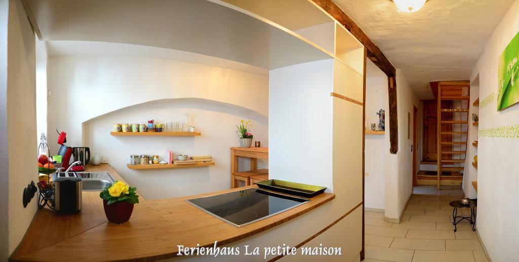Lehmgefuehl, Design Vier, La Petite Maison Trier Bagian luar foto